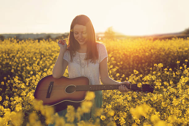istock Floral melodies 639802652