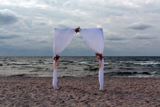 istock Wedding gate on Baltic seashore. 639808592