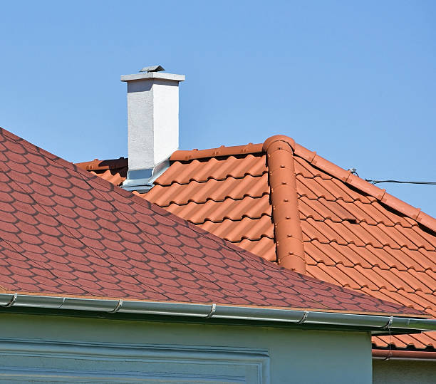 istock Shingles and roof tiles 639826038