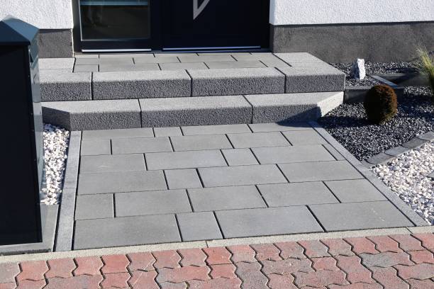istock Modern paved entry area on a residential home 639831376