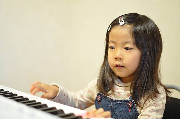 istock Japanese girl 639841712