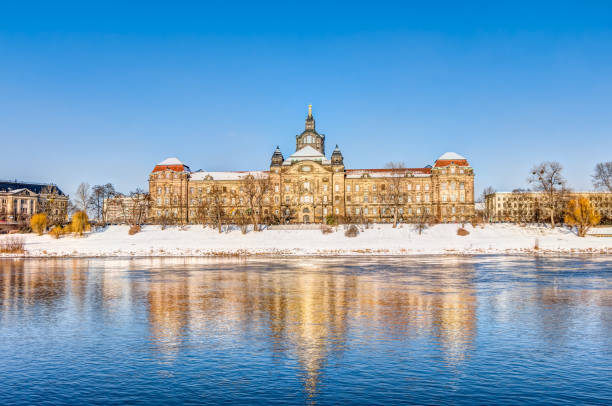 istock Saxon State Chancellery in Dresden in winter 639848150
