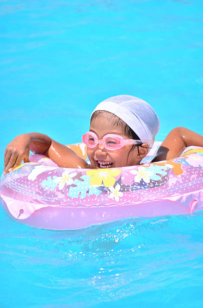 istock Smiling Japanese girl 639848436