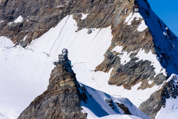 jungfraujoch - top of europe in schweiz, europa - top of europe stock-fotos und bilder