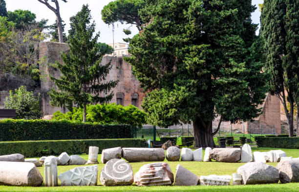 istock Roman Ruins 639852854