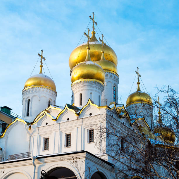 istock Golden Onion domes of Kremlin cathedral 639898282