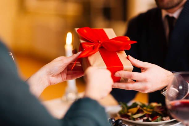 istock Gift of love 639906398