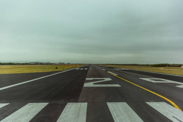 istock Landing strip in the morning 639924696