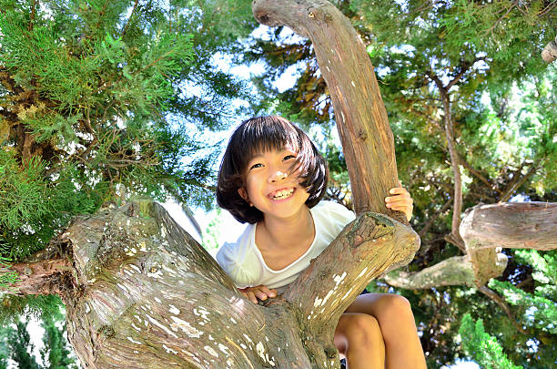 istock Smiling Japanese girl 639944184