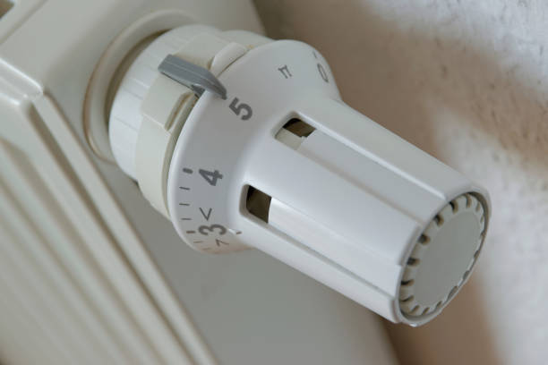 istock Heater thermostat at level 5 639978938