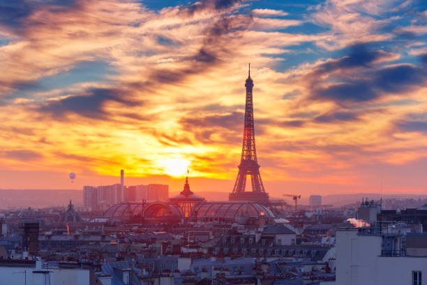 istock Eiffel Tower at sunset in Paris, France 639982498