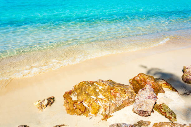 istock Blue sea and a moving reflection of sunlight 639984472