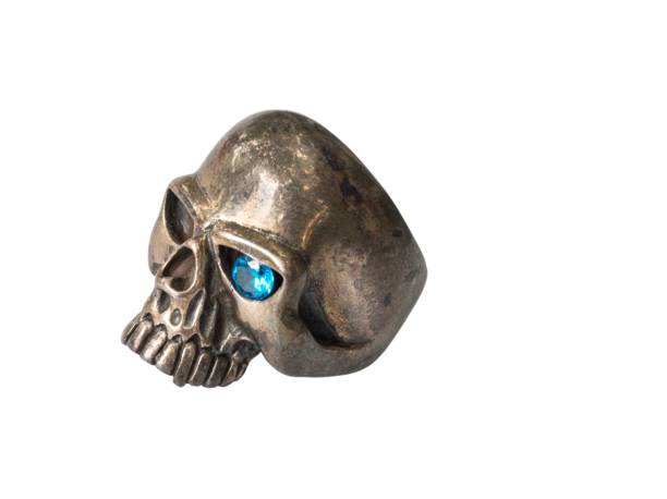 istock Old Bronze Human Skull Ring Isolated on White Background 640000240