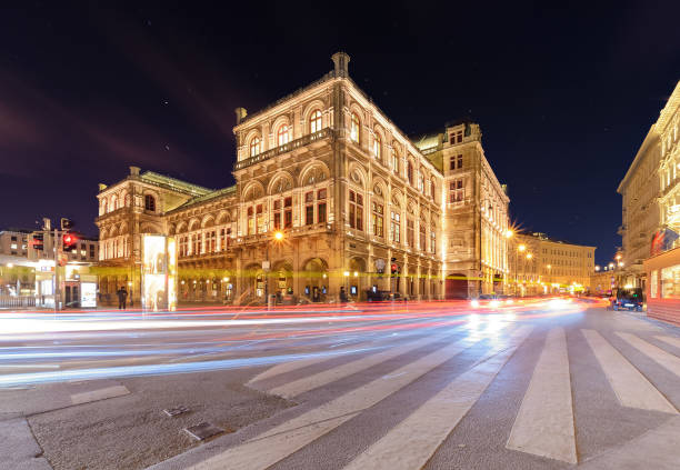 vídeňská státní opera v noci. rakousko. - vienna - stock snímky, obrázky a fotky