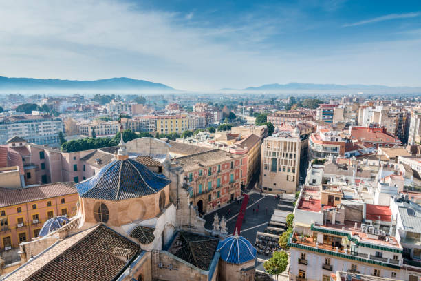 panoramiczny widok z kościoła katedralnego najświętszej marii panny w murcji - valencia cathedral zdjęcia i obrazy z banku zdjęć