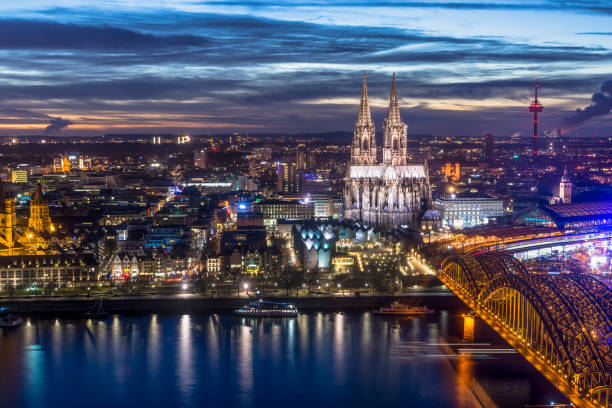 istock Cityscape of Cologne during dusk 640035120