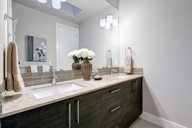 istock Gray and clean bathroom design in brand new home 640092554