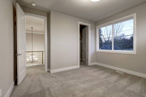 istock Empty room interior with grey walls paint color 640093184