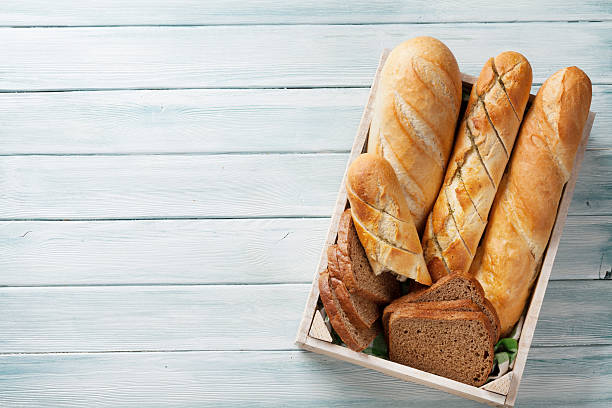 pão frescos  - french loaf - fotografias e filmes do acervo