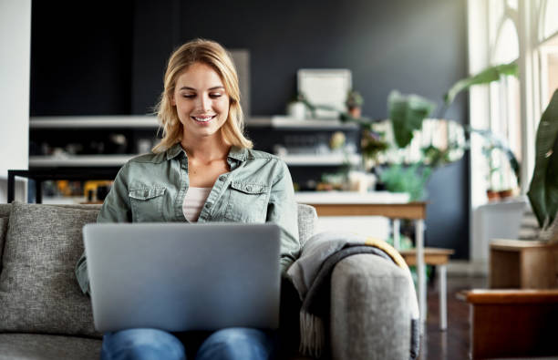 istock She's an online social butterfly 640097358