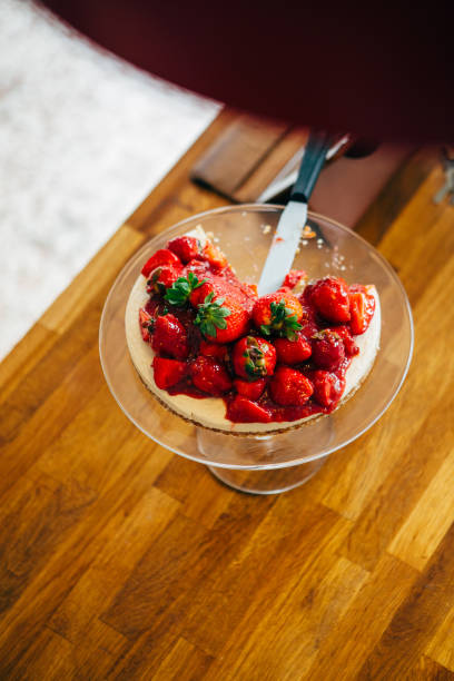 istock View from above of delicious strawberry cake 640102692
