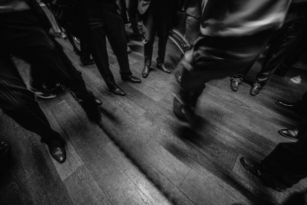 persone in giacca e cravatta che ballano sulla pista da ballo - human hair ethnic little boys dancing foto e immagini stock