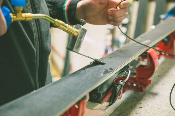 istock sharpening of an edging of mountain skis 640132740
