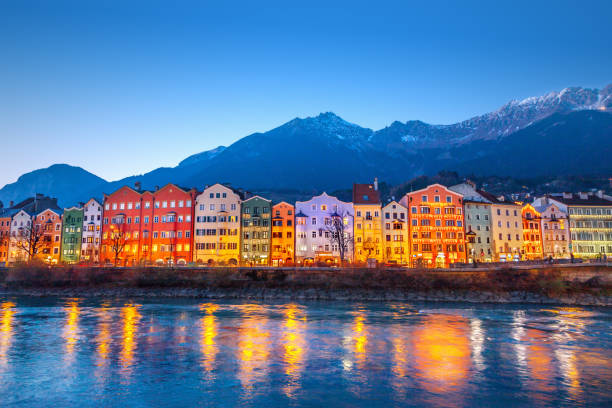 innsbruck vista da cidade, áustria - ski resort winter snow night imagens e fotografias de stock