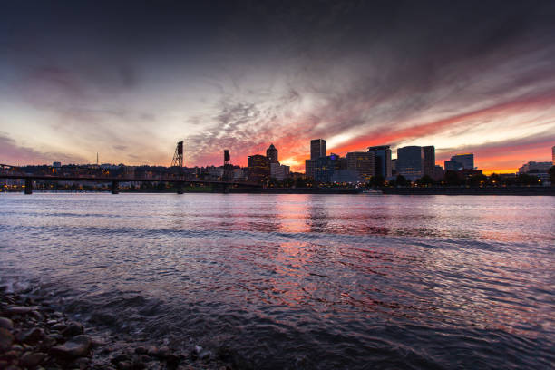 istock Portland Oregon Sunset 640167106