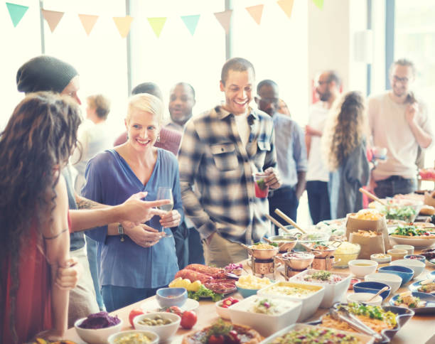 istock Brunch Choice Crowd Dining Food Options Eating Concept 640170516