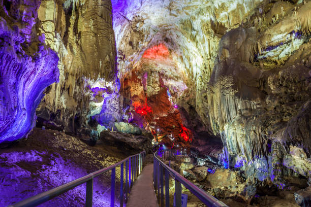 пещера прометея, кутаиси - kutaisi стоковые фото и изображения