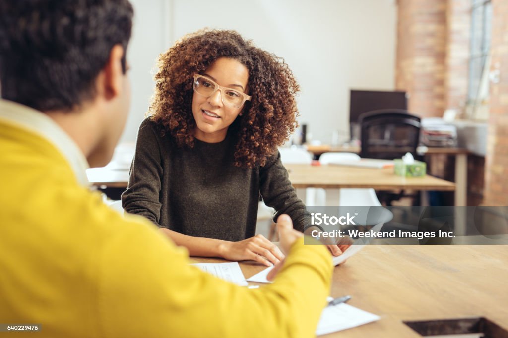 Guida all'assicurazione sulla vita - Foto stock royalty-free di Colloquio di lavoro