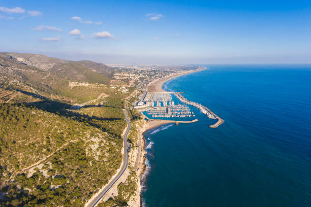 istock Highway along the sea 640236718