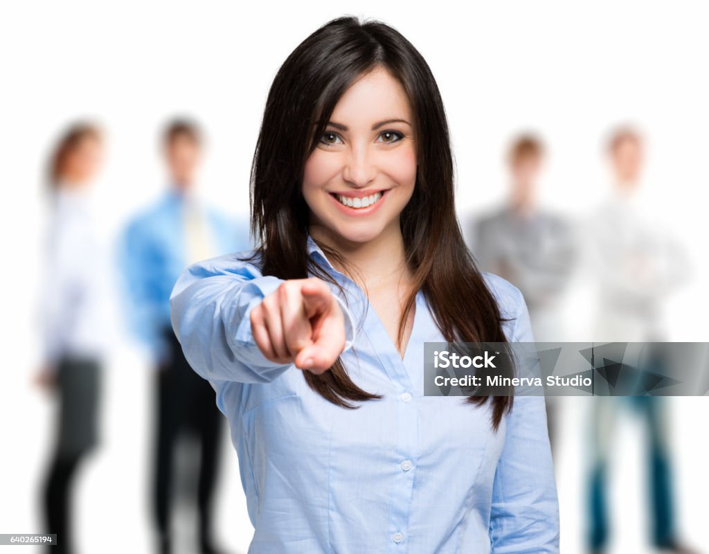 Lächelnde Frau zeigt mit dem Finger auf Sie - Lizenzfrei Mit dem Finger zeigen Stock-Foto