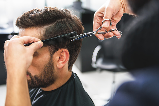 30,000+ Mens Haircut Pictures | Download Free Images on Unsplash