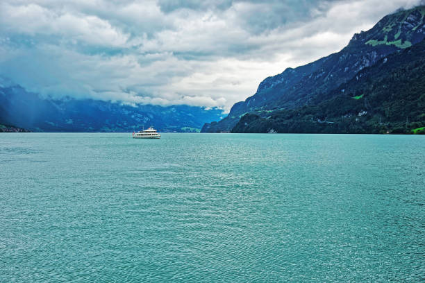 리엔츠 호수와 브리엔저 로트호른 마운틴 베른 스위스페리 - oberhasli 뉴스 사진 이미지