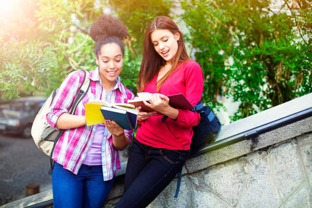istock Students outdoor with books 640287504