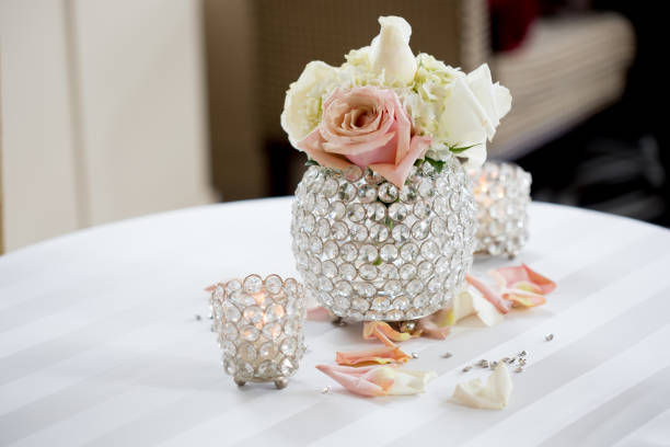 istock Roses in a Rhinestone Vase 640297372