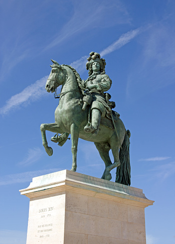 Estatua de Louis XIV photo