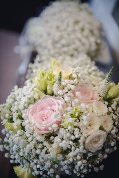 istock Yellow and pink roses. Wedding bouquet 640320098