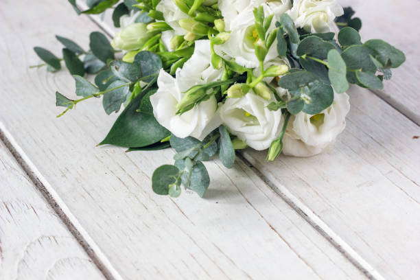 istock Beautiful white wedding bouquet 640338944