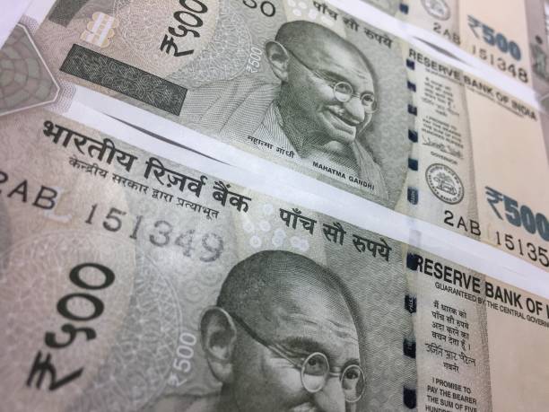 istock 500 indian currency Background 640342820