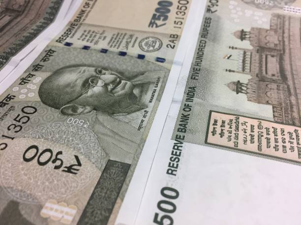 istock 500 indian currency Background 640348192