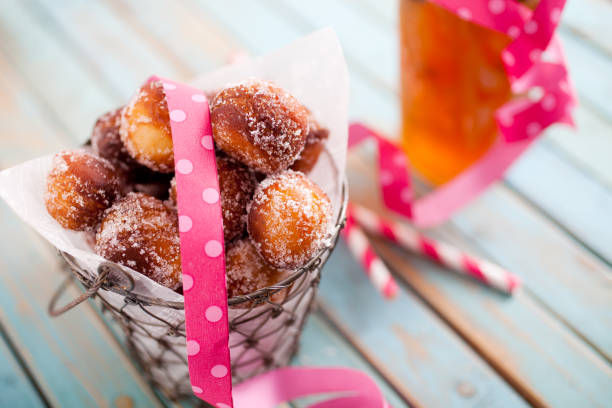 sucre donuts  - walpurgis photos et images de collection