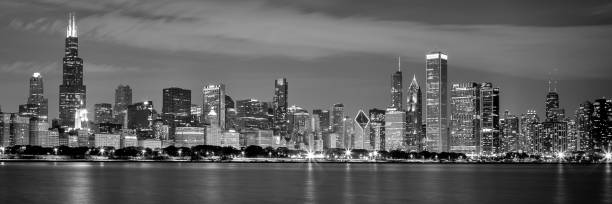istock Chicago Downtown Skyline in Black And White 640908262