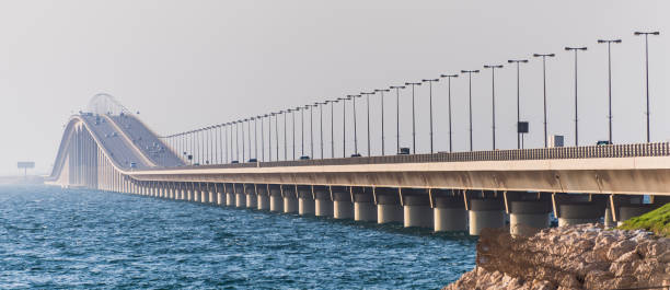 istock Traffic on the King Fahad Causeway bridge 640909626