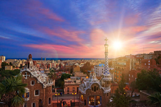 panorama-bild von barcelona - parc guell stock-fotos und bilder