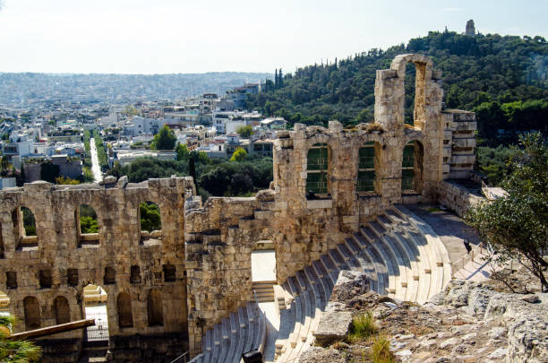 одеон ирода аттикуса - herodes atticus стоковые фото и изображения