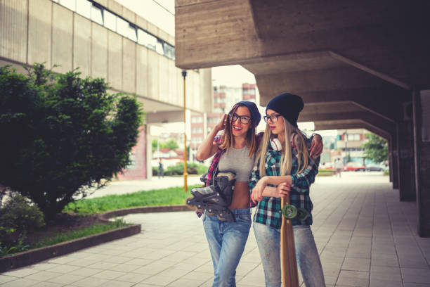 istock Girlfriends and the wheels 640988380