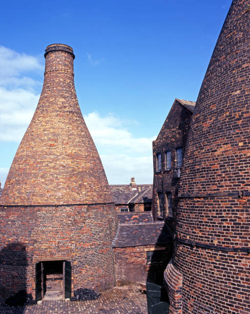Bottle Kiln at the Gladstone Pottery Museum, Stoke on Trent. Bottle Kiln at the Gladstone Pottery Museum, Stoke on Trent, Staffordshire, England, UK, Western Europe. stoke on trent stock pictures, royalty-free photos & images